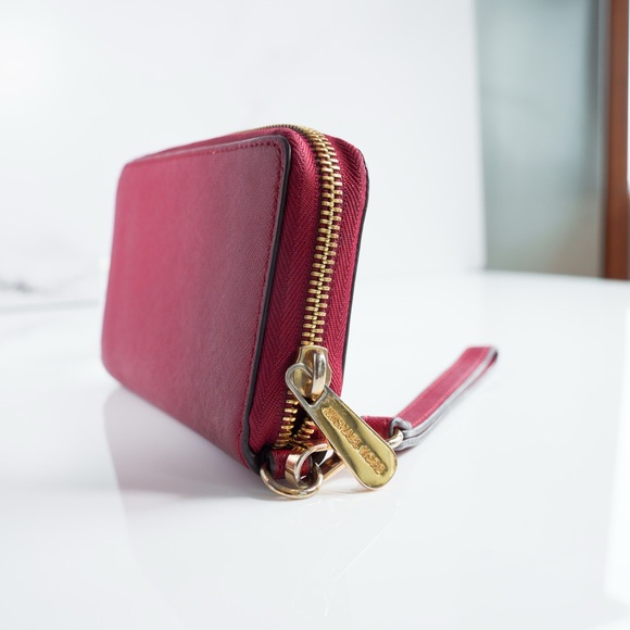 MICHAEL KORS Wristlet / Zip Wallet, Red / Gold Hardware Size - Picture 6 of 10